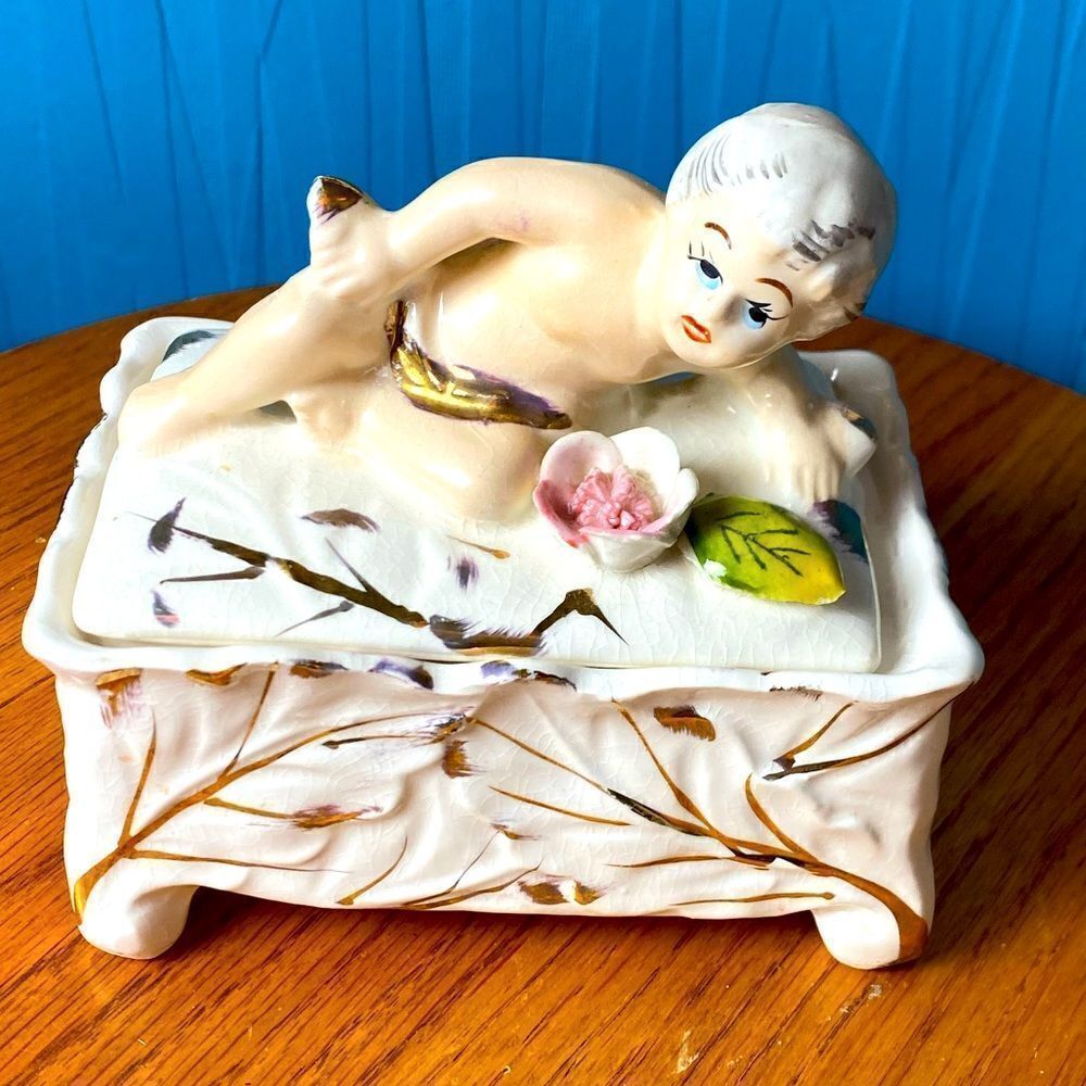 Cherub trinket box, vintage, beautiful condition dresser box with lid